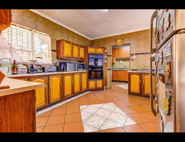 3 BEDROOM HOUSE FOR SALE IN POMONA